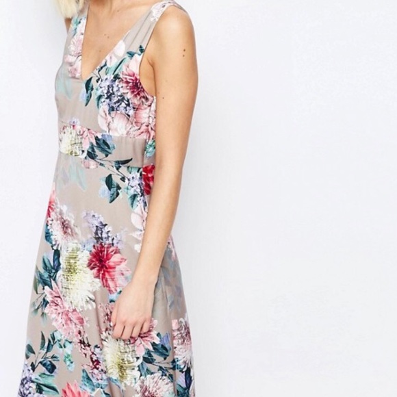 NWT 🌸 Floral Silky Dress - Picture 6 of 8